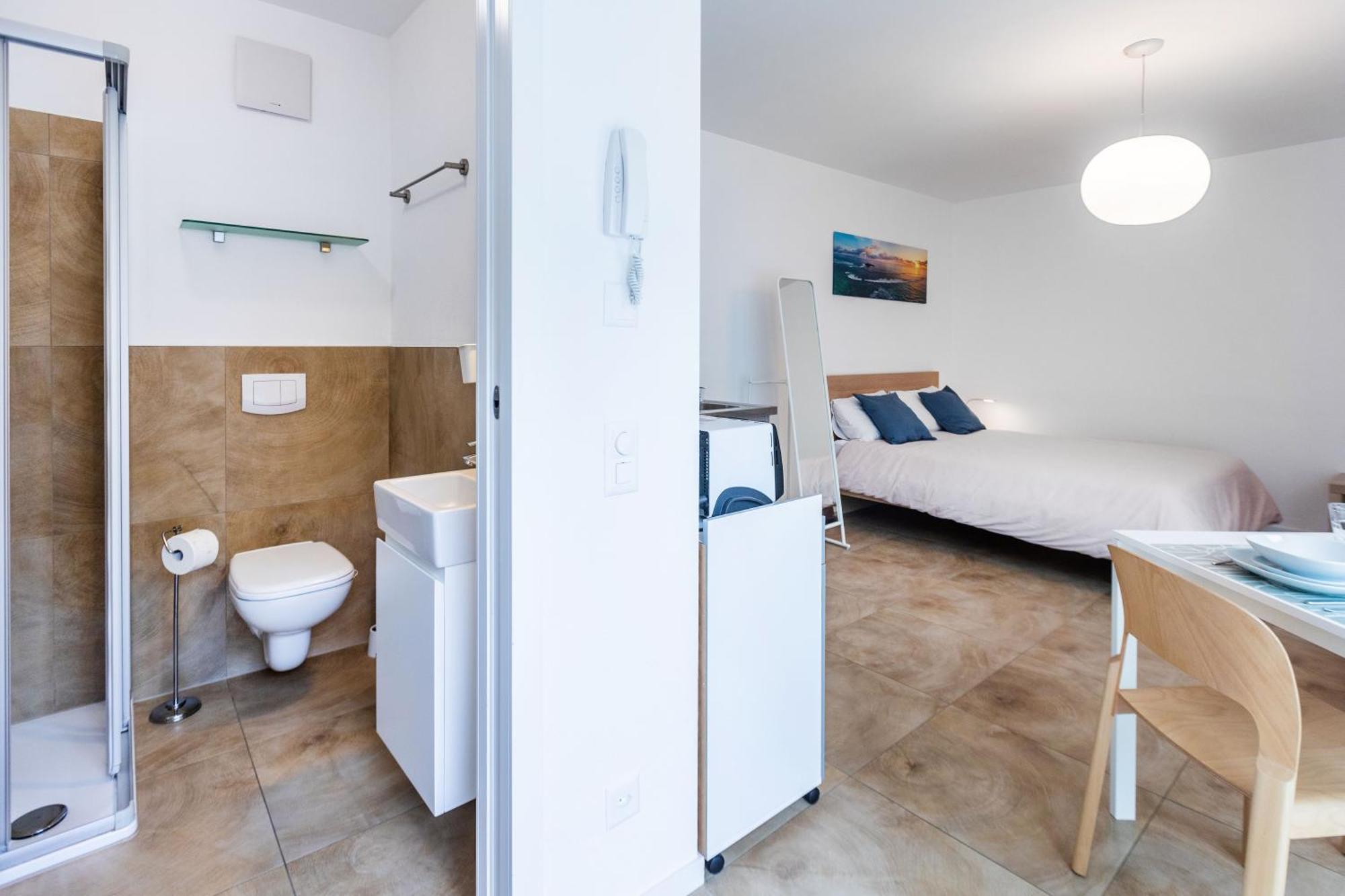 Easy Flat Vezia, Indipendent Entrance, Free Parking Apartment Lugano Bilik gambar